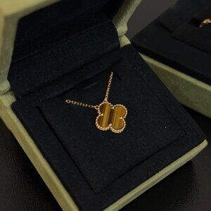 💯Authentic Van Cleef & Arpels Tiger Eye Vintage Alhambra necklace